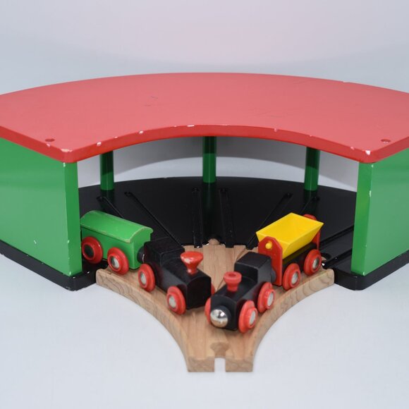 Vintage Brio Trains and Roundhouse Railway Train Shed Compatible Thomas/Melissa - Picture 3 of 13